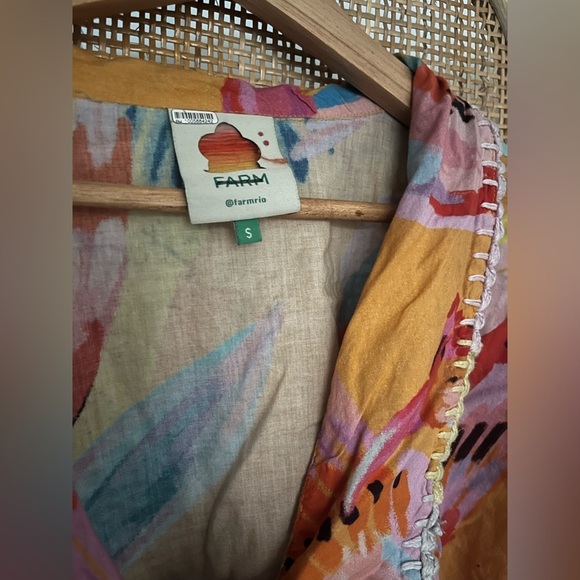 FARM Rio Neon Macaws Buttoned Blouse - Picture 10 of 15